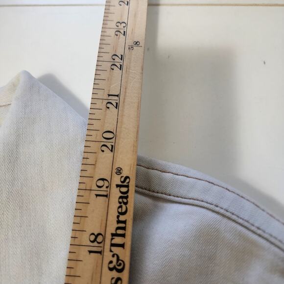 Chico's Jean Jacket Women 3 Long Sleeves White Light Wash Denim Stretchy cropped - Picture 8 of 9